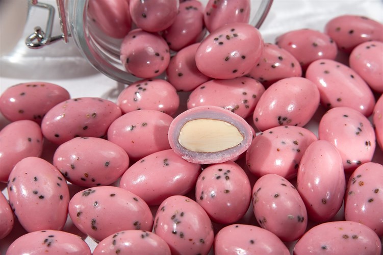Драже "Миндаль в йогуртовом шоколаде с сублиматом ежевика - малина с семенами чиа  - Tropica Double Premium" (короб 3 кг) - фото 43252