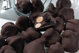 Чернослив с миндалем в шоколадной глазури (2,5 кг)