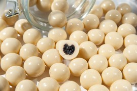 Черная смородина в йогуртовой шоколадной глазури (3 кг) - Premium