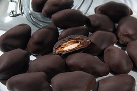 Финик с миндалем в шоколадной глазури (2,5 кг)